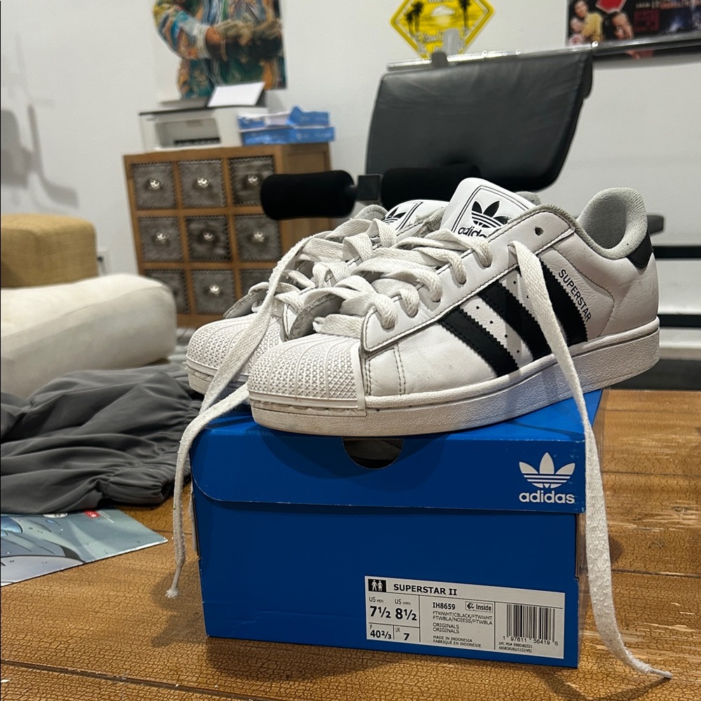 Adidas Superstar II White with Black Stripes size 7 1/2